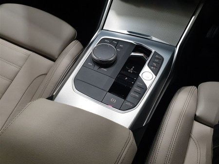 2024 BMW 3 Series - thumbnail 10