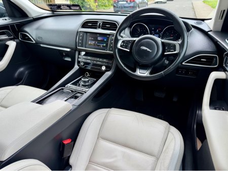 2017 Jaguar F-Pace - thumbnail 18