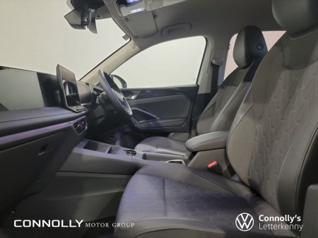 2026 Volkswagen Tiguan  thumbnail