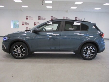 2025 Fiat Tipo Tipo Cross 1.5 MHEV 130HP €34,145 thumbnail