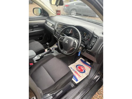 2013 Mitsubishi Outlander - thumbnail 8