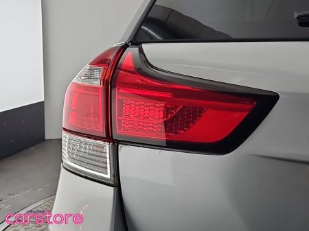 2018 Toyota Corolla - thumbnail 15