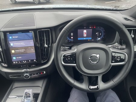 2023 Volvo XC60 Plus thumbnail