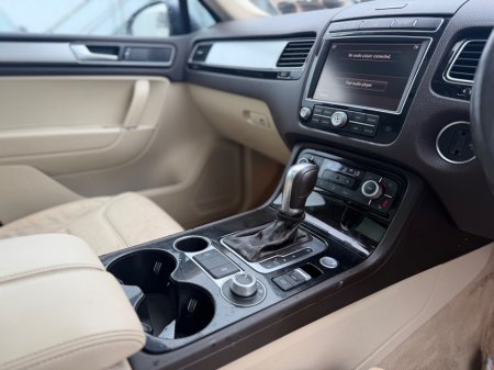 2016 Volkswagen Touareg - thumbnail 11