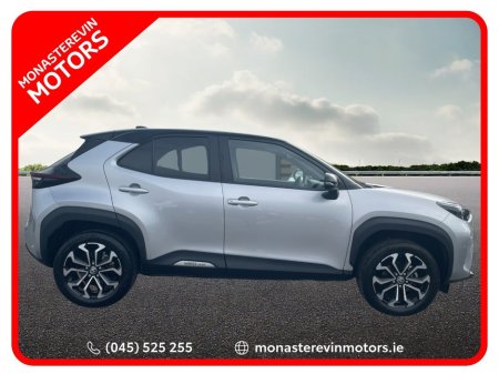 2024 Toyota Yaris - thumbnail 3