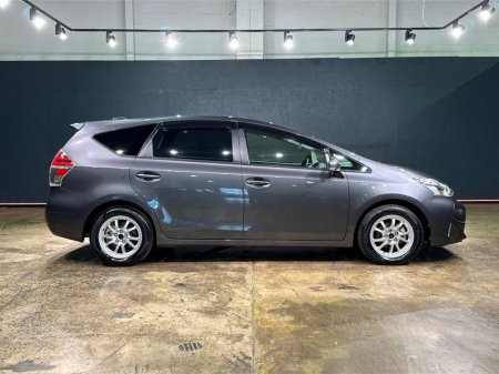 2020 Toyota Prius - photo 2