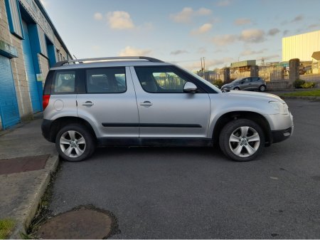 2013 Skoda Yeti AMBITION GL 1.6 TDI 105HP 4DR €2,500