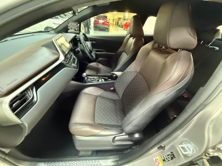 2017 Toyota C-HR - thumbnail 24