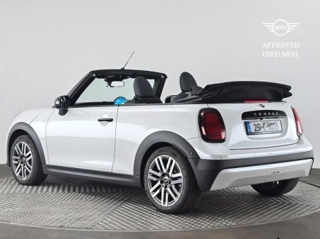 2025 MINI Hatch Cooper C €44,900 thumbnail