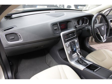 2017 Volvo V60 - thumbnail 20