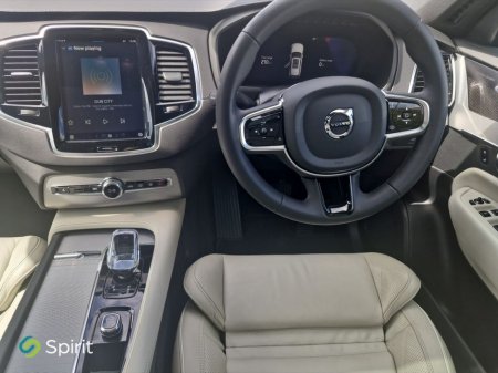 2024 Volvo XC90 T8 