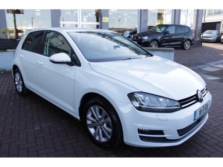 2016 Volkswagen Golf - view 2