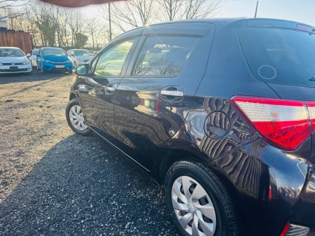2017 Toyota Vitz  €12,250 thumbnail