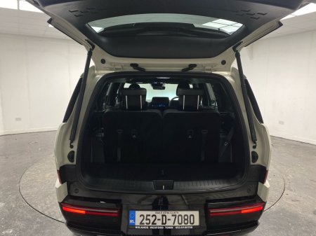 2025 Hyundai Santa Fe - thumbnail 6