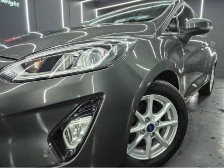 2018 Ford Fiesta - view 3