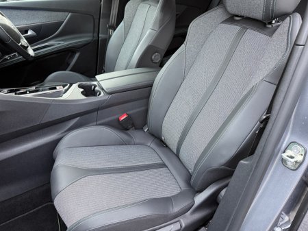 2024 Peugeot 3008 - thumbnail 8