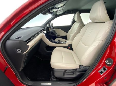 2025 Lexus LBX Elegant €39,950 thumbnail