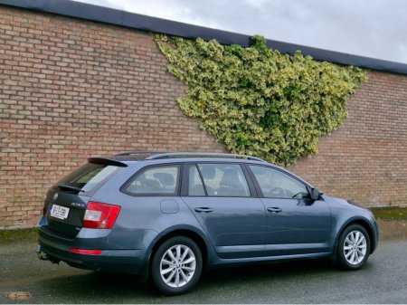 2016 Skoda Octavia - thumbnail 10