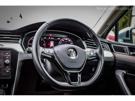 2018 Volkswagen Passat 1.6 TDI 120HP Highline €21,995 thumbnail