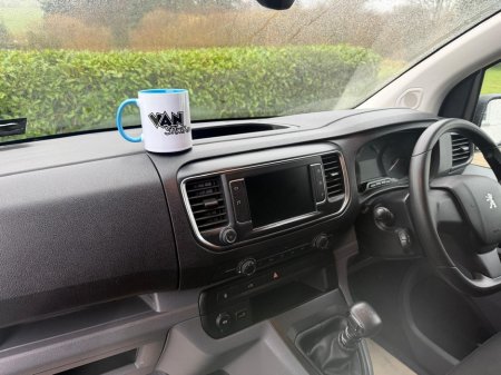 2022 Peugeot Expert Professional NO VAT!! 1.5 BlueHDi 100bhp €17,995 thumbnail