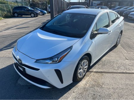 2020 Toyota Prius - thumbnail 3