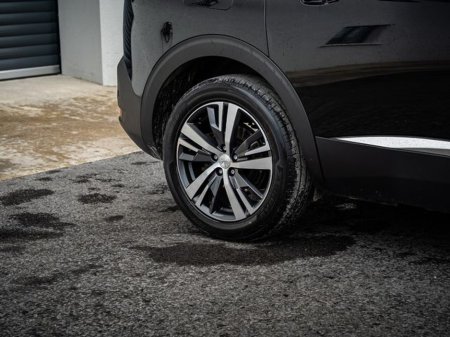 2022 Peugeot 5008 - thumbnail 4