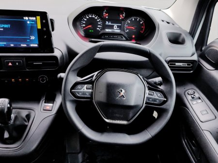 2020 Peugeot Partner  €10,995 thumbnail