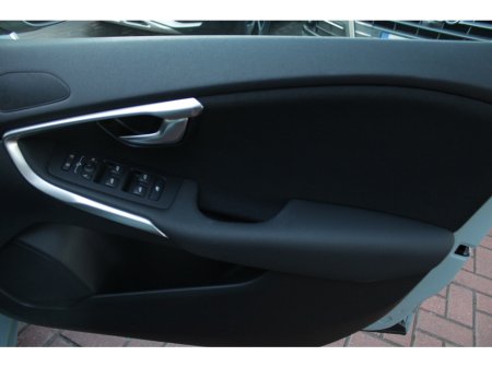 2017 Volvo V40 2.0D4 MOMEMTUM EDITION 180HP 5DR HATCHBACK AUTOMATIC // HUGE SPEC // 1 OWNER CAR WITH 112,355 KM'S // WELL WORTH VIEWING // BUY WITH CONFIDENCE AA AND SIMI APPROVED DEALER 2026 // FINANCE ARRANGED // €15,950 thumbnail