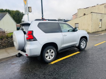 2021 Toyota Landcruiser - view 4