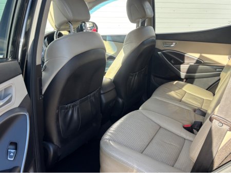 2015 Hyundai Santa Fe 4WD EXECUTIVE 4DR €12,950 thumbnail