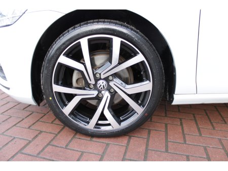 2018 Volkswagen Golf 1.2TSI COMFORTLINE PLUS WITH ONLY 40,000 KMS // BRAND NEW 18 INCH GTI ALLOYS // BUY WITH CONFIDENC AA AND SIMI APPROVED DEALER 2025 // FINANCE ARRANGED // ALL TRADE INS WELCOME // €19,950 thumbnail