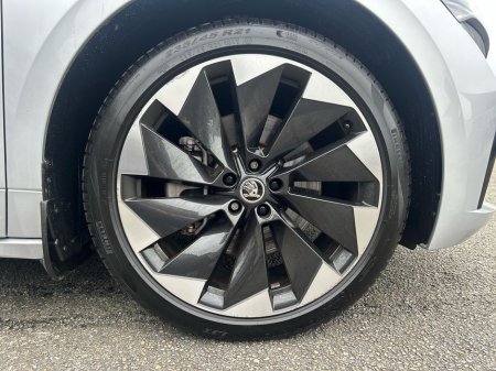 2025 Skoda Enyaq - thumbnail 5