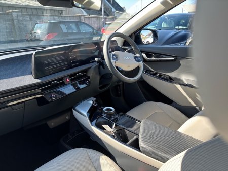 2024 Kia EV6 - thumbnail 3