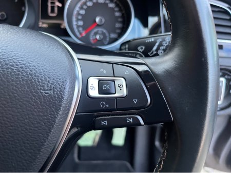 2014 Volkswagen Golf EDITION 40 AUTOMATIC 1.4 PETROL //HALF LEATHER SEATS//HEATED SEATS//REVERSE CAMERA//ADAPTIVE CRUISE CONTROL//KEYLESS ENTRY// €13,950 thumbnail