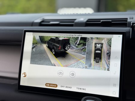 2025 Land Rover Defender - thumbnail 12