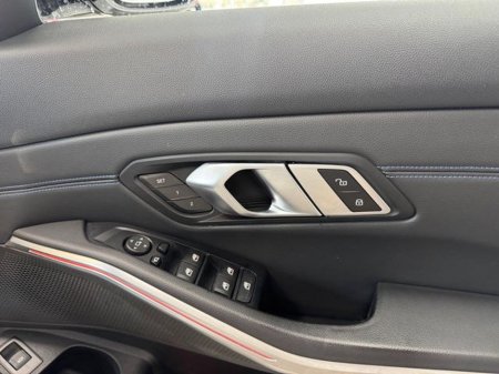 2021 BMW 3 Series - thumbnail 12