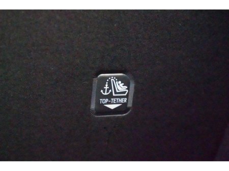 2020 Toyota Yaris - thumbnail 23