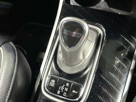 2020 Mitsubishi Outlander Instyle Plug In Hybrid €24,400 thumbnail