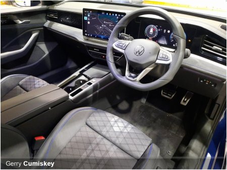 2025 Volkswagen Passat R-Line | Phev | 204BHP thumbnail