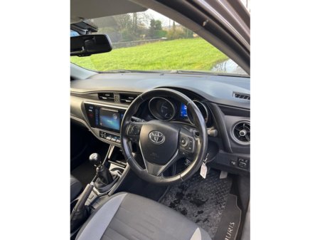 2017 Toyota Auris 1.4 D-4D SOL 4DR €14,500 thumbnail