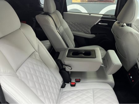 2024 Mitsubishi Outlander - thumbnail 17