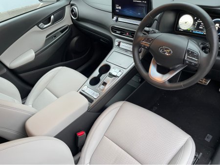 2022 Hyundai Kona SOH 91% - SE PREMIUM 64KW - LEATHER - IRISH CAR - APPLE PLAY - 120TAX €20,750 thumbnail