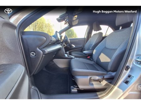 2024 Toyota Yaris Cross - thumbnail 6