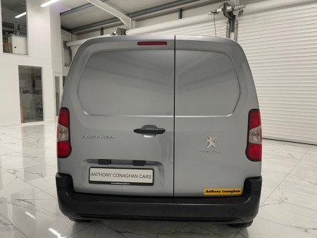 2024 Peugeot Partner  €15,995