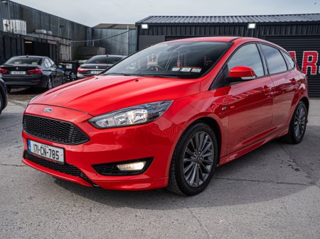 2017 Ford Focus - thumbnail 17