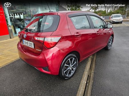 2018 Toyota Yaris - thumbnail 2