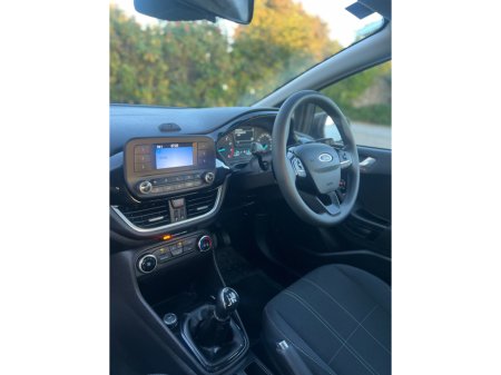 2019 Ford Fiesta - thumbnail 18