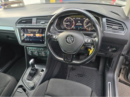 2018 Volkswagen Tiguan HIGH LINE-AUTOMATIC-4 MOTION-LOW MILEGE €23,450 thumbnail