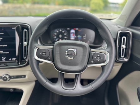 2022 Volvo XC40 - photo 9