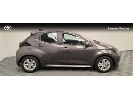 2025 Toyota Yaris - thumbnail 3